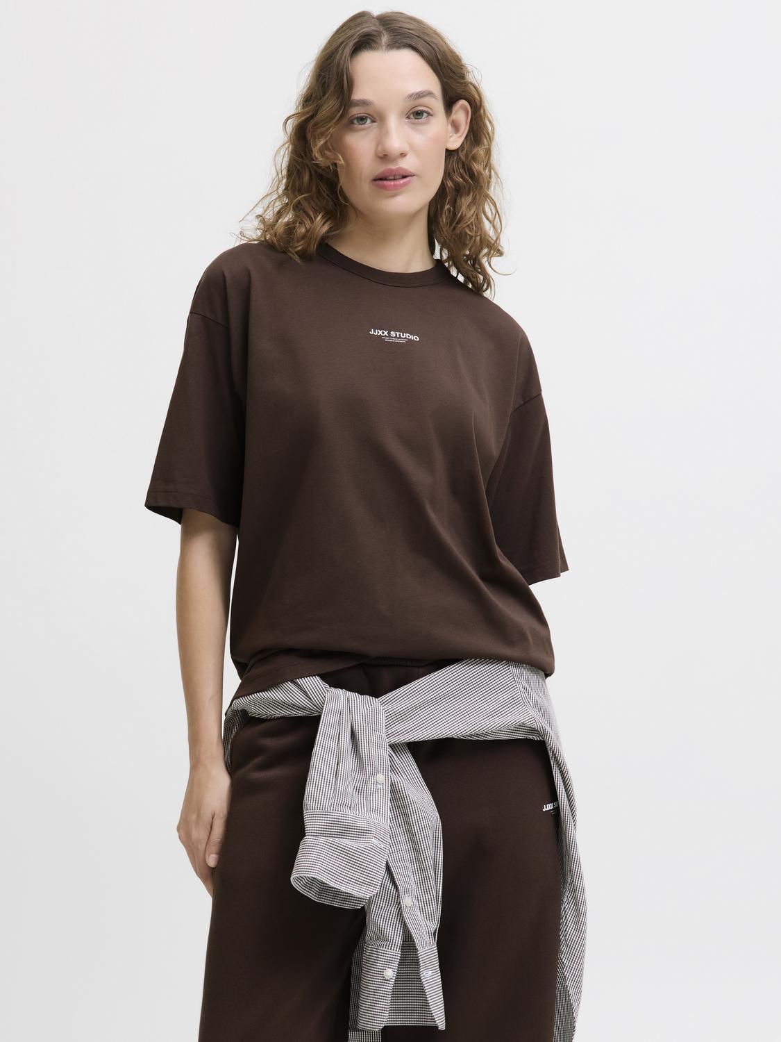 model_shot-front